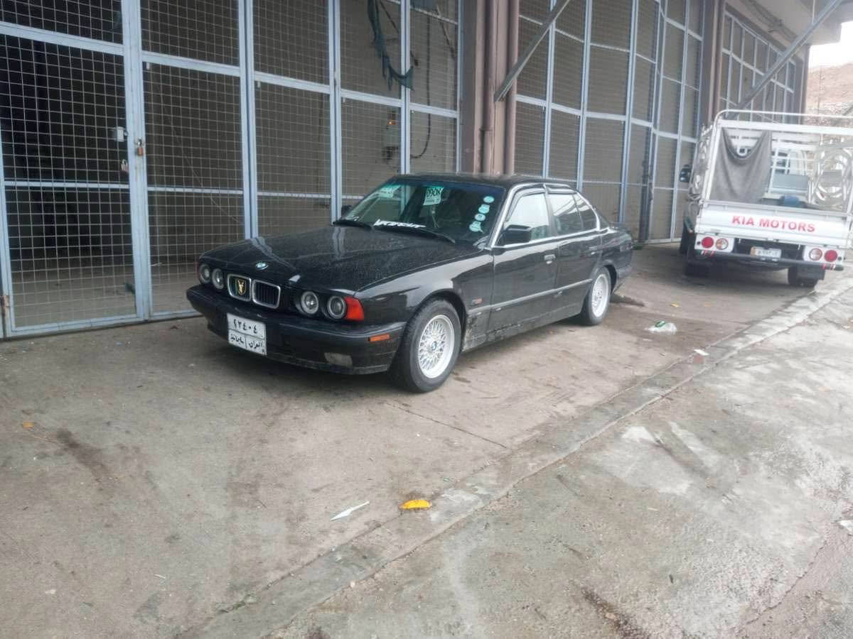 BMW520 
1990بۆفۆشتین
رەقم سیلمانی بەشەرتی تەحویل غەرامە
  پێش پان سلایت  جام کارەبا قوفڵ مەرکەزی     
تازە فرن کراوە     سارد❄️. گەرم مەزبوت  سعری56      ژمارە *********** شوین کەلار كالار, السليمانية
