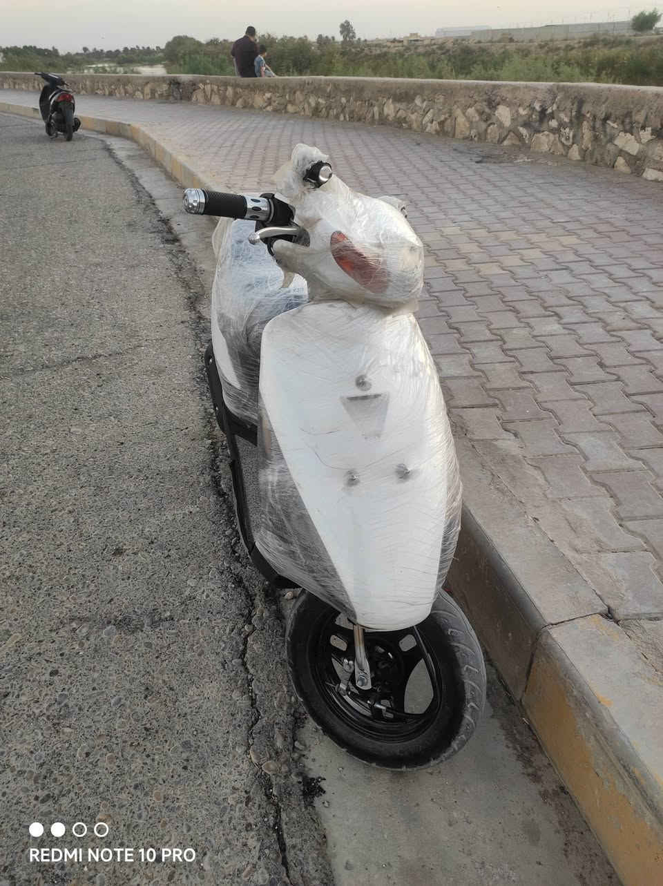 دراجه ساسوكي (رياضي)
دراجه جديد وكيل مامفتوحه مكفوله من كلشي حته من شخط مابيه دراجه ( نكره ) شغاله عل ( 24 ساعه )  مرتبه ونضيفه حيل معدله عل شكل الخارجي فقط منضومه زنون مغلفه  و مغلف حوافيه  يدات ماكس استان ماكس 

عنواني ميسان ( المجر الكبير )  ( 100 دار )
التواصل واتساب او اتصال ( *********** )
