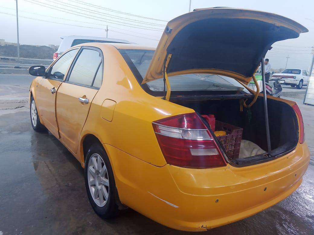 جلي موبل موديل 2013 رقمها واصط مشروع وطني مكان السيارع ذي قار مركز مصفر هيه وغرامات راعيهه يريد تحويل.  انه مكلف بالنشر رقم صاحب السياره *********** السعر 32وبيهه مجال
