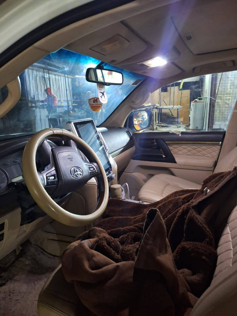 سلام عليكم لاندكروز  ١٣ محدثه اصلي ٢١ كير ومحرك شركه تخم تاير صدر جديد تبريد شغال مصبوغه حزام التكم والقماره كلير توحيد الون محرك ٨  /٤٦٠٠      
السعر  ٣٠٥   رقم *********** واتساب
