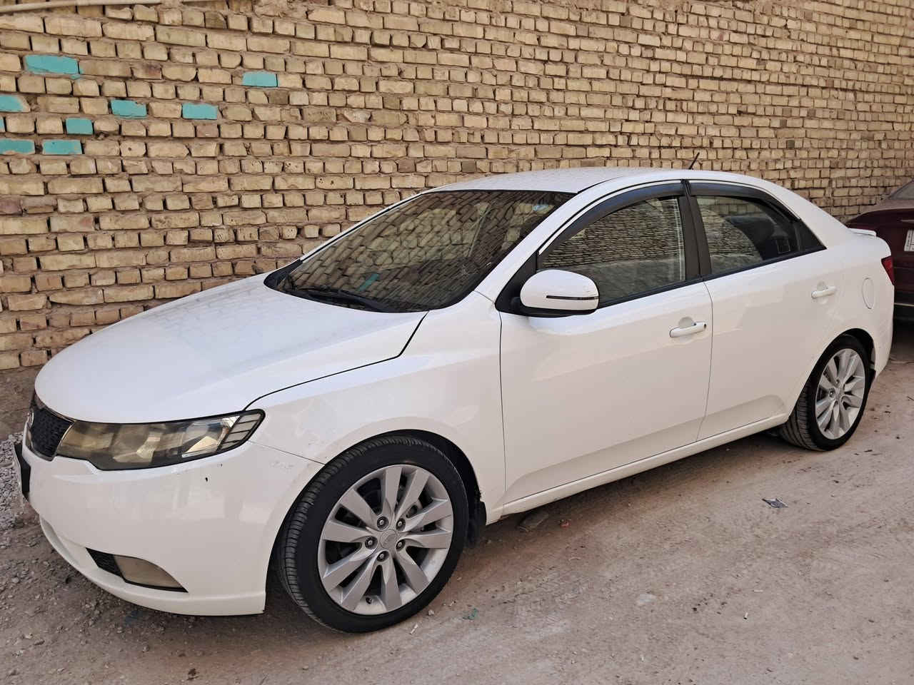 كيا سيراتو للبيع 1600  كير 6 نمر 
2011  رقم اربيل جديد بأسمي تحويل او وكاله   .  240 km 
🔴 ادامه كامله ( تخم تاير + حداديه خلفي امامي + منظومة بانزين كامله + باتري وكمبريسر ودجات مكينه وكير +تغليف الداخل جلد بالكامل + دوشمه جديده )  كامله وجاهزه  .أشاير مري +مري شفط  وحساسات وشاشه . 5 ويل كب 
🔴  بونيد مصبوغ وشي قليل من الجاملغ الأمامي بدوان دواخل ومعجون + بارد قليل بالباب .  سونار مرفق بالمنشور 
📍 مكان السياره_ كربلاء 
📞*********** متوفر واتساب... 
[  ] السعر 105 وبي مجال قليل ...
