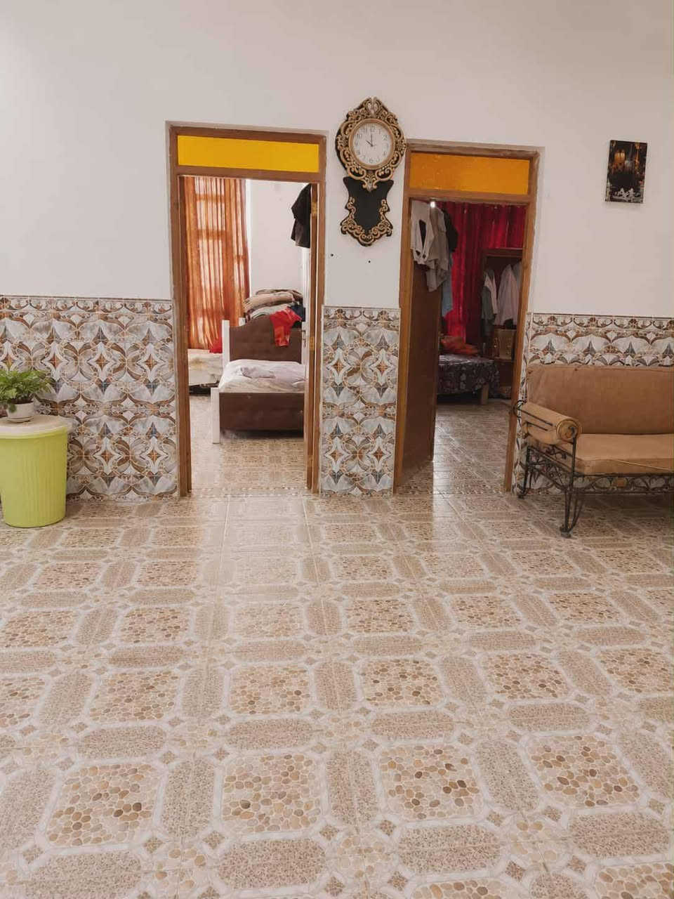 سلام عليكم بيت للبيع في حي العمال مساحه 200م 
طابقين طابق الاول كامل لثاني هيكل مابي كهرباء ولا سراميك 
مستعجل على بيعته 
متواجد واتساب وفيس 
***********
