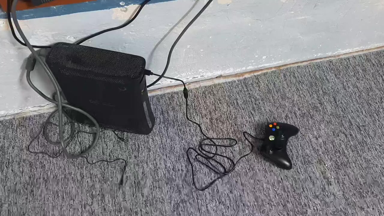 سلام عليكم بلي اكس بوكس نضيف يدة وحدة بلي ٣٦٠ نضيف جدا سعر ٧٥ بي مجال مكان بغداد العبيدي رقم الهاتف ***********
