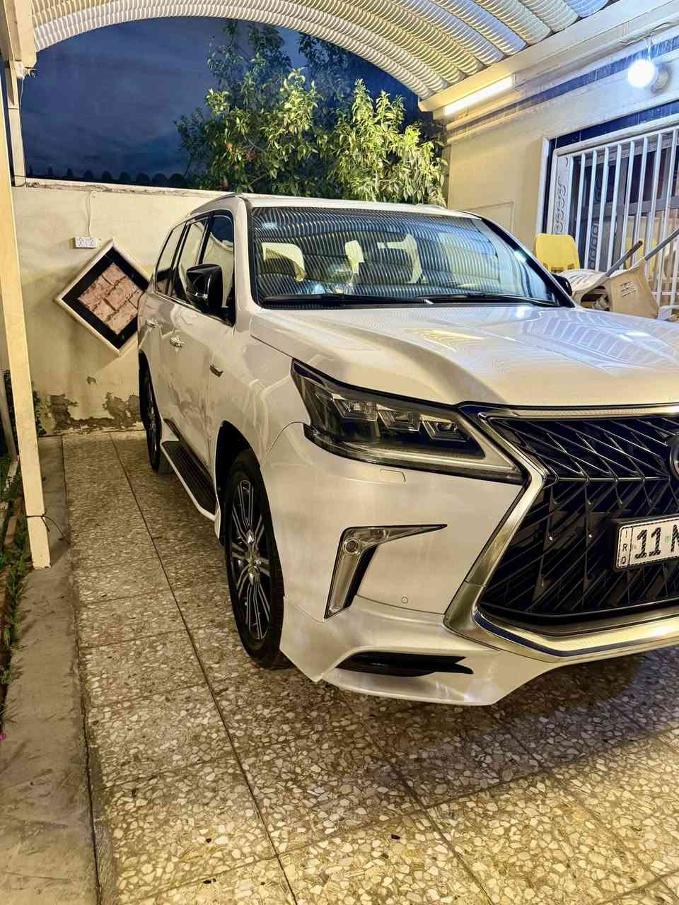 السلام عليكم
Land Cruiser Lexus Sport S 2019 
فول مواصفات 1/1 كفالة من الصبغ والتبديل والتعديل 
السيارة بأسمي تحويل مباشر 
رقم بغداد وهزة جديدة  السيارة نظيفة جدآ 
ماشية :-75 الف كيلو متر حقيقي  
السعر :- 725 $ بي مجال بسيط 
العنوان / بغداد المحمودية 
للاستفسار الاتصال ع /   ‭0751 557 2981‬/ ‭0771 110 0653‬
