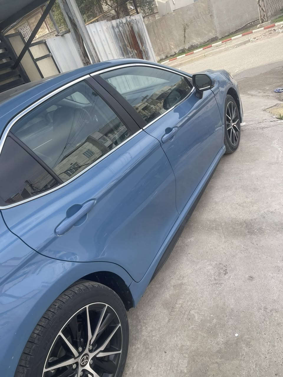 كامري 2023 فئة SE هايبرد
مواصفات الse الاعتيادية 

السيارة قطعة وحدة صبغ 

معروضة 220 ورقة و بيها مجال 

للتواصل ***********
