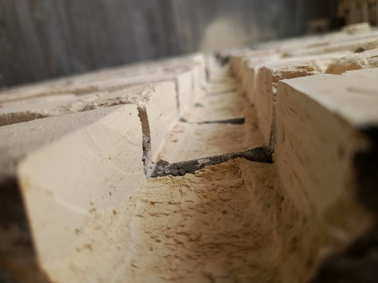 السلام عليكم عامل كهرباء كص وحفر وتثبيت بوكسات وبواري وعندي خبره بلتسليك واشتغل شبكه مكاني بصره تنومه واتساب وأنه خادم ***********
