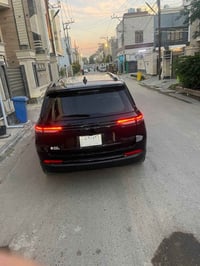 جيب 2023 بلاك توب وارد امريكي ماشية ٢٥ الف كيلو  ضربتهه بالصور موجودة ...