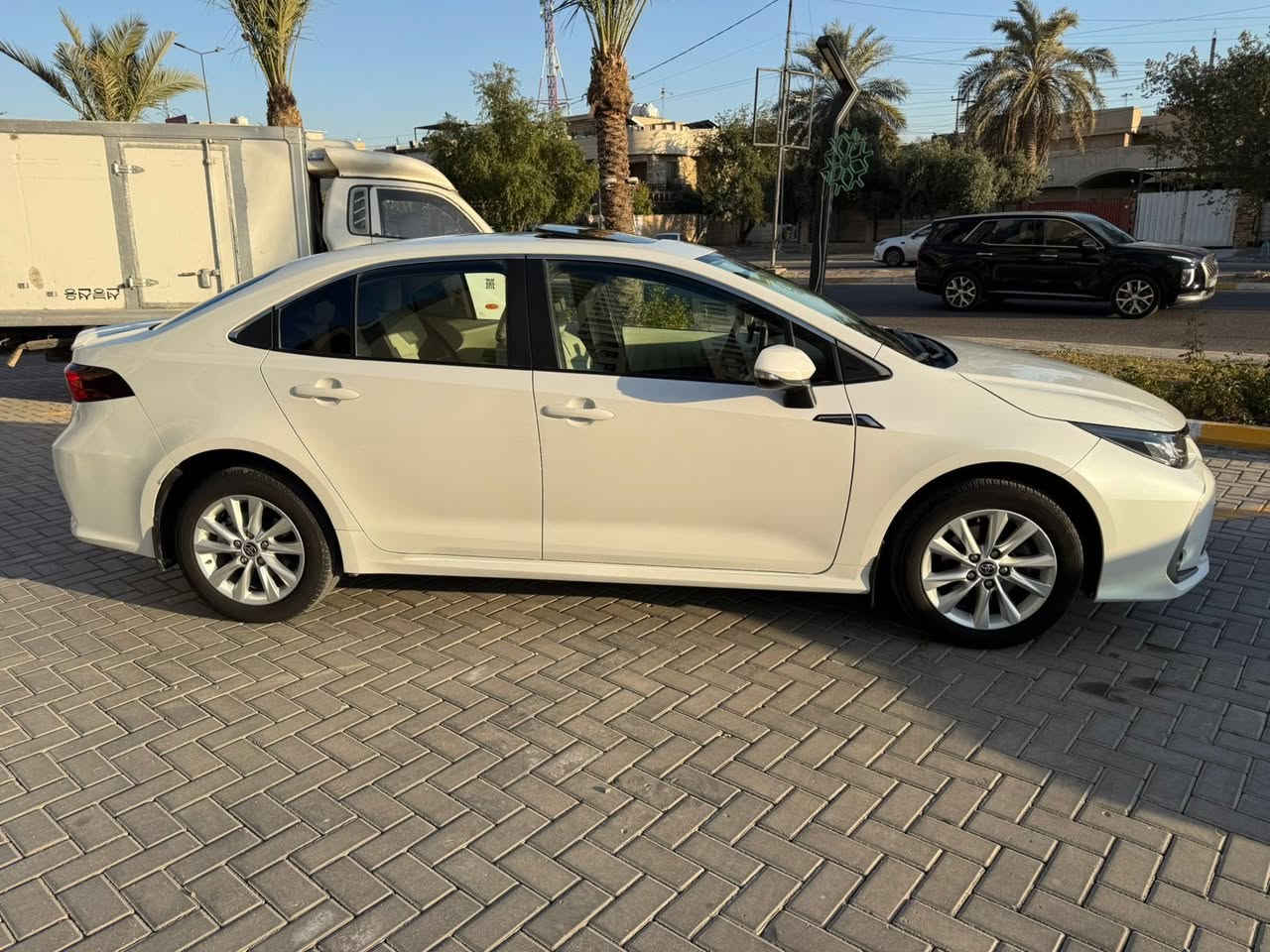 سلام عليكم
عندي كورلا ساز
 2024 فول مواصفات 
سياره بعده بضمان
ماشيه 17الف
فول بصمه 
فتحه 
شاشه 
اشاير بل مري
سياره جديده لا ضربه ولا صبغ 
شحن لاسلكي 
سياره فول 1/1
سياره بسمي تريد وكاله تريد تحويل 
سعر 186وبيه مجال حك جيه
***********
مكان سياره بغداد
