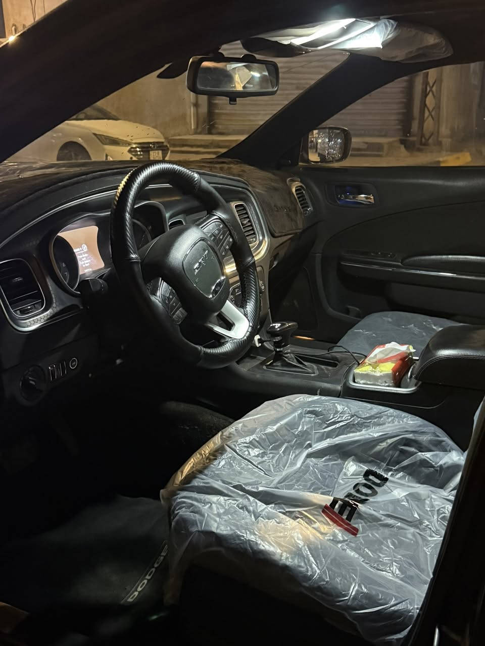 جارجر 2018 وارد كندي sxt
رقم بغداد باسمي تحول ثاني يوم هستوني مجدده لل 2031
حادث جاملغ الخلفي وبيها الغود الثنين مبدلات ومصبوغه عام 
فقط 
مواصفات معروفه 
محدثه SRT
السعر 145 وبيها مجال 
(***********)
