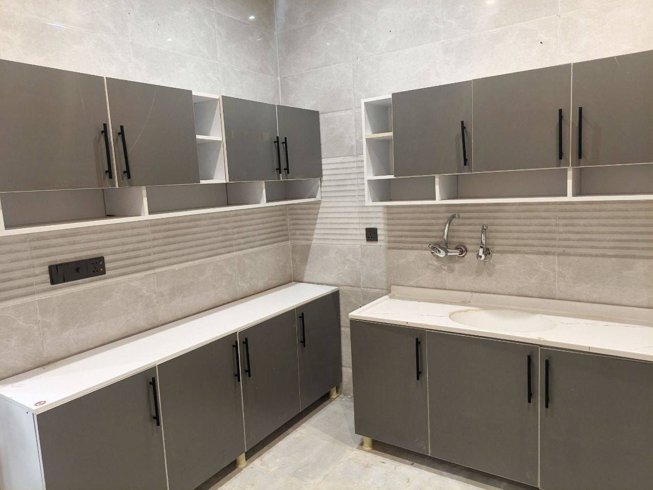 مترين ارضي وملحق 
ومتر ونص سنك وملحق 
السعر 350
يوجد توصيل محافظات


**إذا كنت صاحب هذا الإعلان وتريد حذفه لأي سبب، رجاءا أرسل رسالة إلى الدعم الفني**