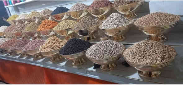 الى اصحاب السوبر ماركت واصحاب محلات الكرزات والحلويات واصحاب محلات البهارات عارضات مغلقة تحميك من رطوبة الشتاء وتحميك من تلوث الجو تعطي مظهر جميل للبضاعة متوفرة ب ثلاثة احجام وثلاثة الوان يوجد توصيل الى جميع المحافظات 
*********** واتساب
