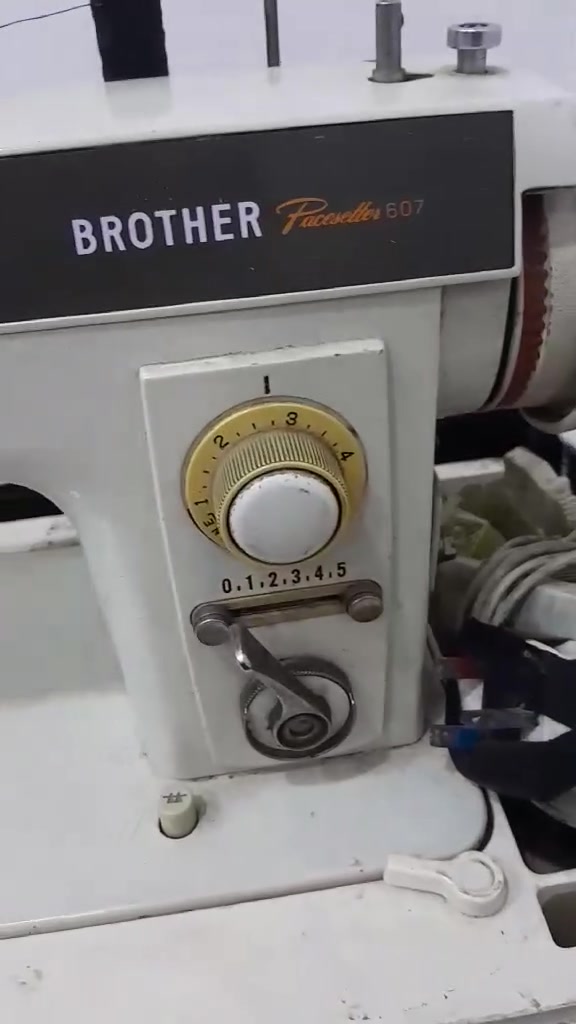 السلام عليكم عندي مكينه براذر وتخيط ومابيها شي اريد ابيعه نظيفه هي وجنطته  السعر ١٨٠ وبيها مجال


**إذا كنت صاحب هذا الإعلان وتريد حذفه لأي سبب، رجاءا أرسل رسالة إلى الدعم الفني**