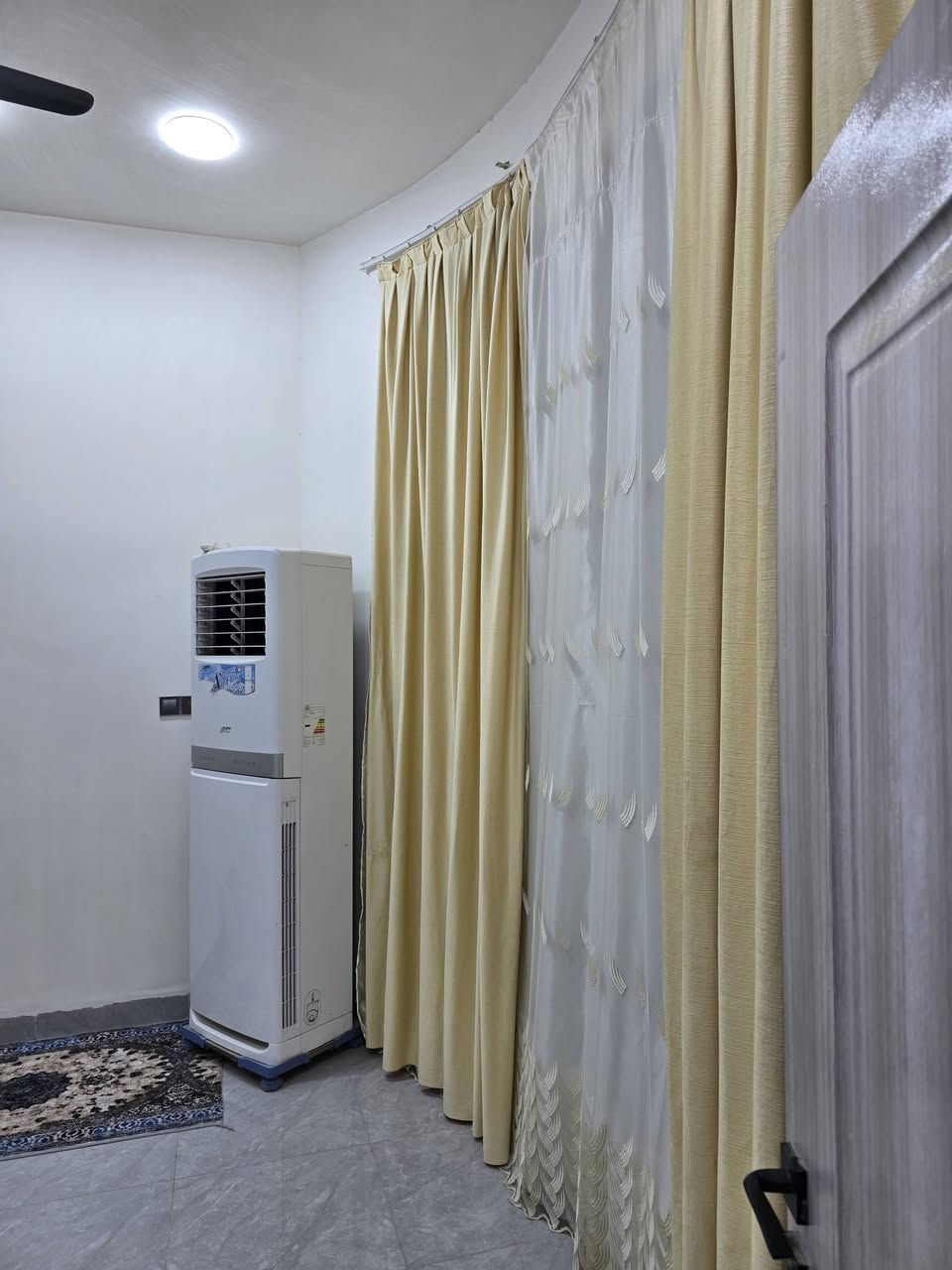 ■دار للبيع جديد مجمع توحيد  بناء ٢٥■
...................................................................................

■بيت جديد للبيع 

■مساحه 200m واجه 10m 

■طابقين مسلح 

■يحتوي على ثلاث غرف نوم 

■صالتين حديقه واستقبال وكراج 

■طابو زراعي مسجل بالبلدية 

للإستفسار والمعلومات أكثر مراجعه مكتب آملاك للعقار والمقاولات العروبه شارع المتحف قرب مطعم كودو كودو او الاتصال على الأرقام التالية 

***********

***********

@الجميع 

مستعدون لتلقي كافه عروضكم #بيوت #قطع #إيجارات #زراعي_طابو شقق بيع شقق ايجار
