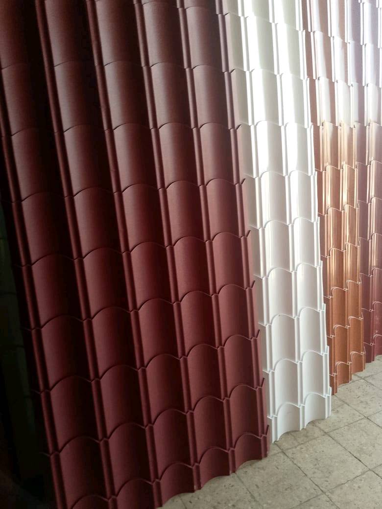 أعرض للبيع شيتات سقف معدنية بألوان متعددة ومصنوعة من مواد عالية الجودة. الشيتات متوفرة بتصاميم حديثة ومتنوعة لتناسب جميع الأذواق، وتعتبر اختيار مثالي لكل من يقوم بتجديد المنزل أو إنشاء بناء جديد.