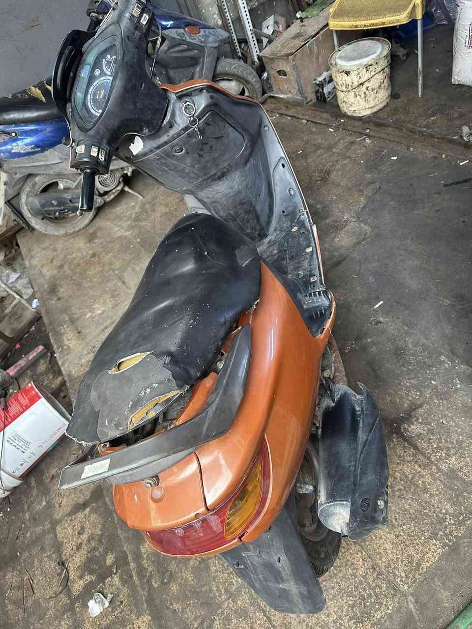 سلام عليكم دراجه فراشه فحل جاهزه من كلشي هورن لايت سلف كلشي شغال لبيع سعر 350مكاني البصرة عشار ***********
