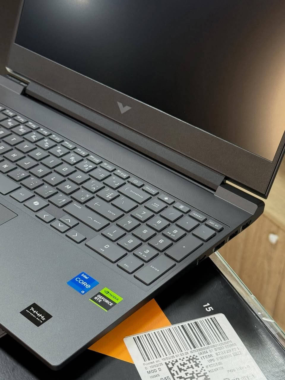 استخدام شخصي شرق اوسط بكرت شاشه RTX 4050
مع كامل الملحقات (كارتونه الأصلية) والشاحن الأصلي 
استخدام اسبوع واحد فقط🔥
HP VICTUS 15
GAMING
CPU INTEL CORE I5 13420H 3.4GHZ
BOOST 4.6GHZ 8CORES 12THREADS
12MO CACHE
RAM 16GO DDR5 5200MHZ
DISQUE 512 GB SSD NVME
SCREEN  » FHD LED 144HZ 3MS
WIFI/BLUETOOTH/WEB CAM
USB 3.1
GRAPH5IC
INTEL UHD GRAPHIC +
NVIDIA GEFORCE RTX4050 6GO
GDDR6 BOOST 16GO
BANDE PASSANTE 192GO/S
ECRAN 15.6 » FULL HD 1080P LED
ANTIREFLET IPS 144HZ 3MS
CLAVIER RETRO ECLAIRE
WINDOWS 11 ORIGINALE
PRIX : 195000da
تواصل *********** واتساب فقط
اكثر من نوع ضمان عله نفس الجهاز 
 متوفر توصيل لكل العراق او استلام مباشر موقعي البصرة
