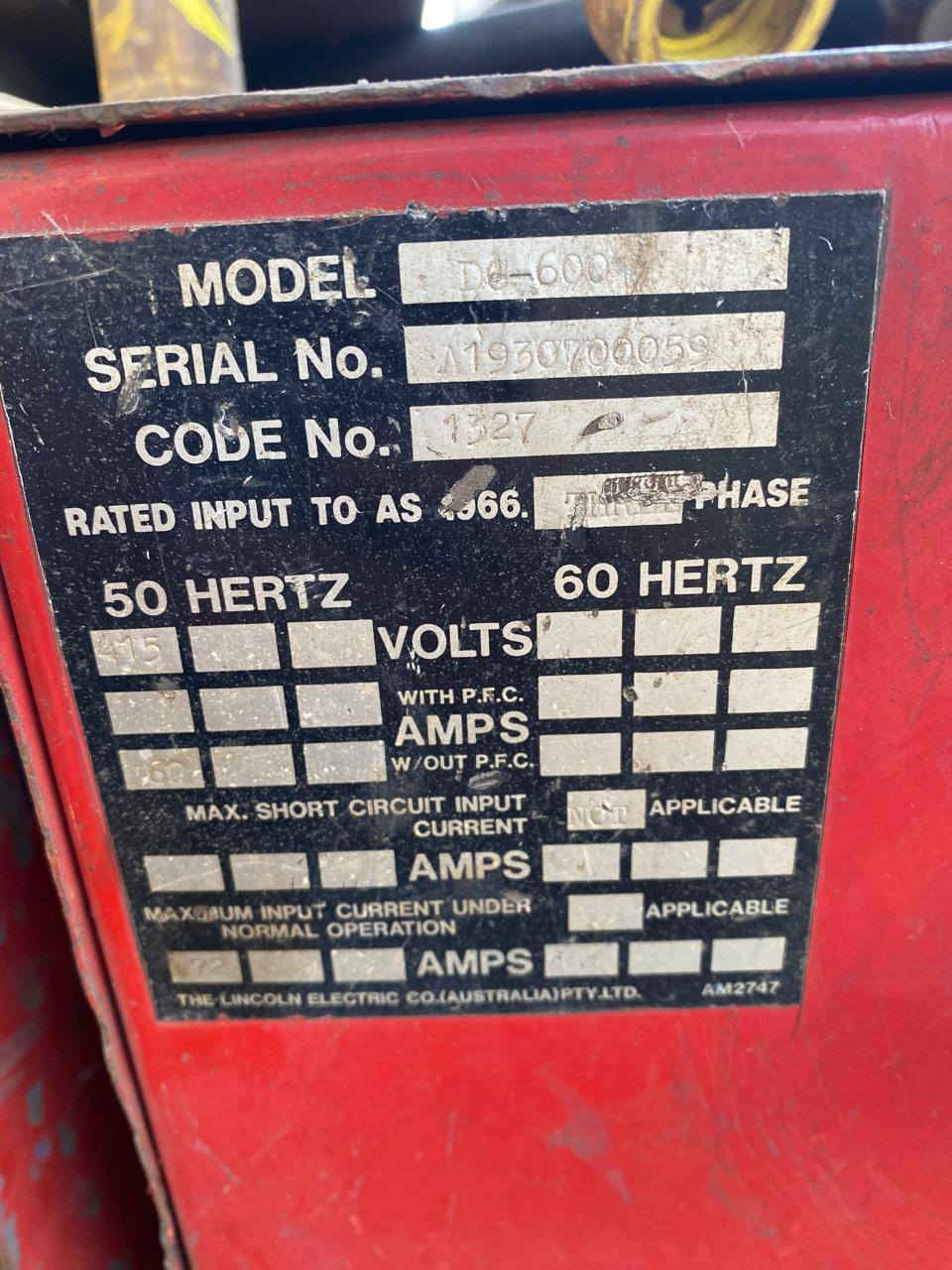 السلام عليكم للبيع مكائن لحام نوع لينكون امريكي اوربي ٦٠٠امبير دي سي نضيف العنوان النجف الاشرف ***********
