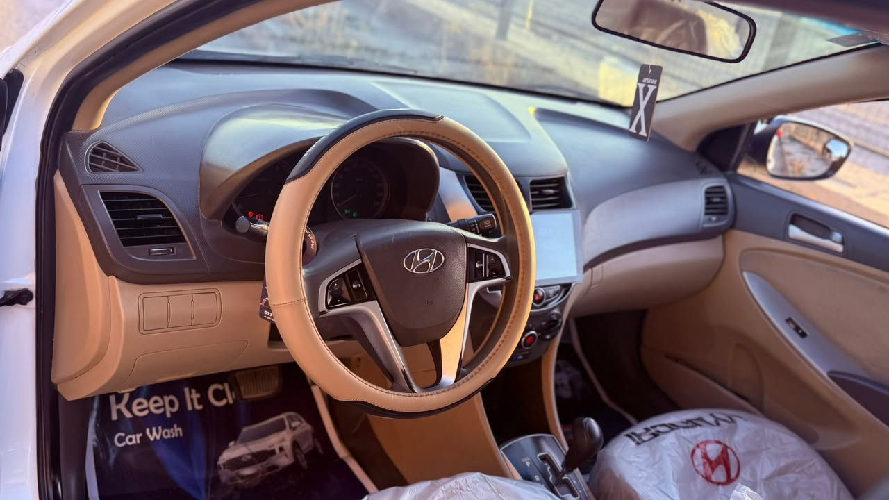 اكسنت خليجي ٢٠١٤ الشركه العامه
محرك ١٦٠٠ دوش دبل قطرة
ماشيه ٧٦ الف 
نضام ايكو اقتصادي
اشاير بالمري 
تحكم ستيرن
تبريد جيد
السياره مكفوله من الحادث والصبغ فقط بارد جاملغ امامي 
سنويه بسمي بغداد رقم انكليزي
السعر ١٠٢ بيها مجال 
حي الاعلام بغداد
‭***********‬
