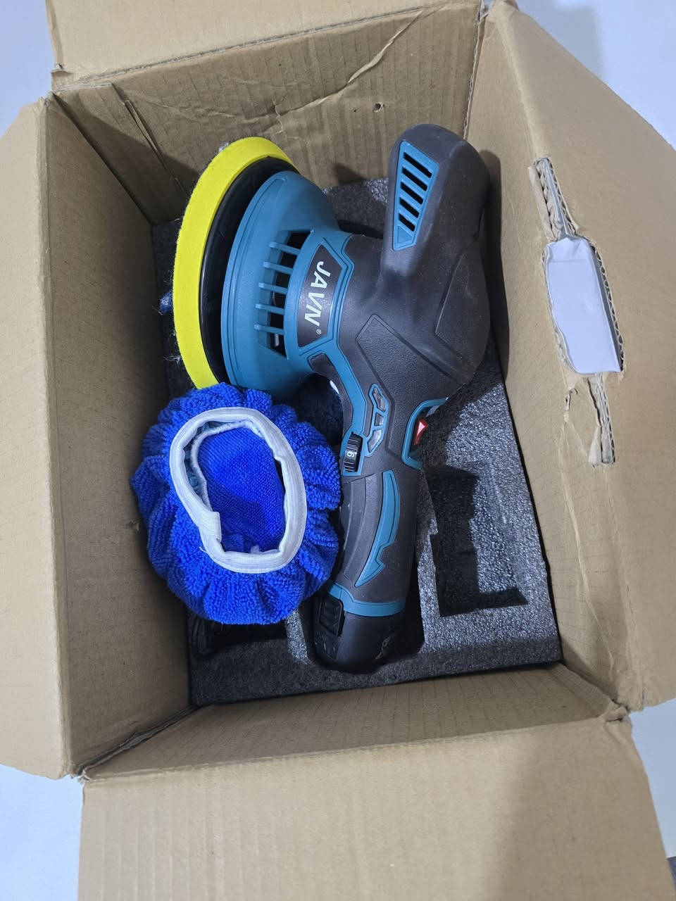 كوسره خاصه للبوليش بطاريه شحن عدد وحده 
مع كامل ملحقاته جديده غير مستخدمه 
السعر ٥٠ الف توصيل ٥الاف كل محافظات 
***********...
