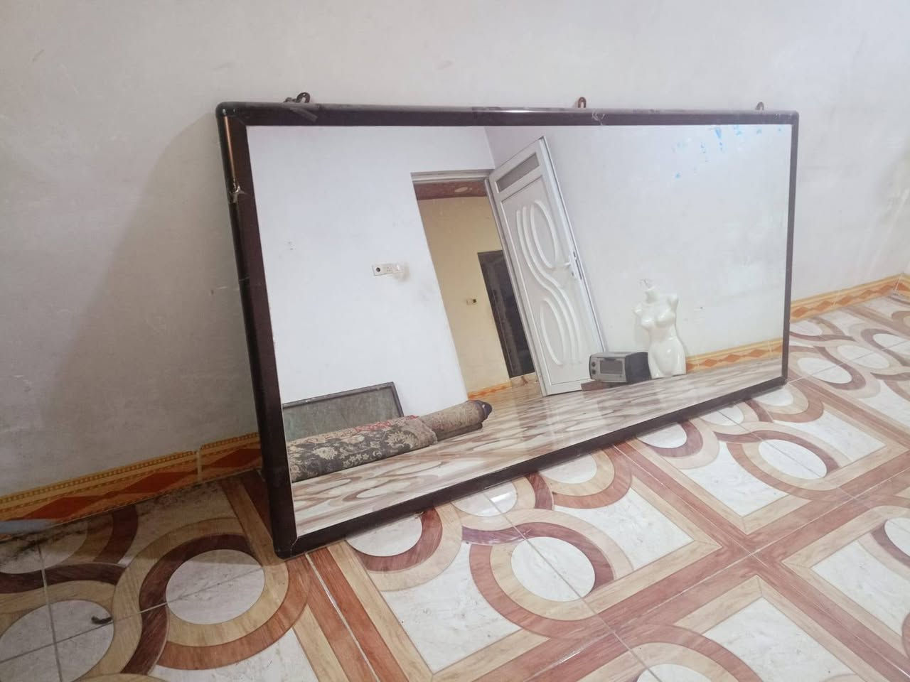 السلام عليكم عندي مريات للبيع حجم كبير بيع مستعجل الجبيرة 
العرض 2.30سم/ الارتفاع 1.6سم
اصغر من الجبيرة شوية 
العرض 2.00 سم / الارتفاع 1.00سم 
اصغر من الوسط 
العرض 1.65سم / الارتفاع 1.00سم 
الصغيرة اخر وحده 
العرض 2.26سم / الارتفاع 45 سم مكان سومر  قريب جامع قباء 
***********
