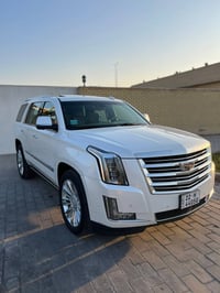 كاديلاك سكاليد للبيع فول مواصفات خليجي موديل 2018 كفاله عامه …ماشيه 74...