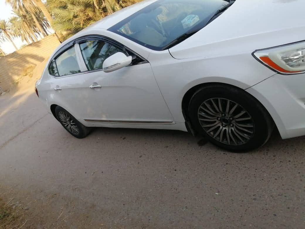 السلام عليكم للبيع كادنزا 2012 لون أبيض رقم بغداد تحويل ثاني يوم محرك 6 كير ومحرك مكفول اشاير بل مري 
سياره مال جناي ضرر جاملغ امامي والسونار موجود سعر 115 وبيها مجال مكان الفلوجه النساف الاستفسار اتصل ***********
