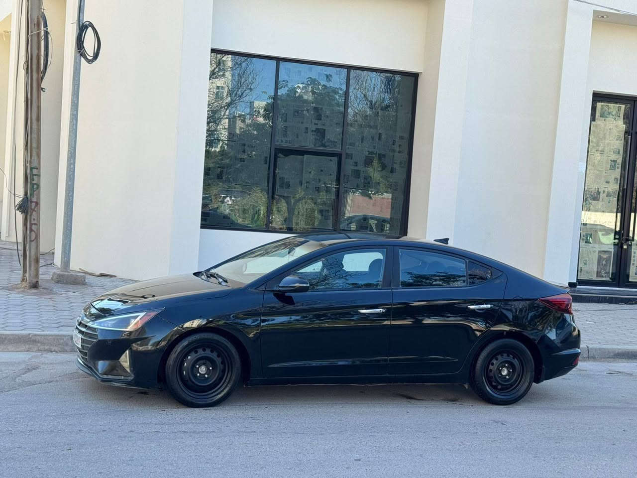 انتره موديل 2019وارد امريكي حادثه جاملق وبنيد بدون دواخل وباقي سياره كفاله من ضربه وتبديل بيه ثلاث قطع كلير فقط وباقي سياره كفاله من ضربه وتبديل بيه وصبق سعره 112وبيه مجال رقم هاتف ***********موصفات سياره شاشه كامره خلفيه مثبت سرعه تحكم استيرن شاير بل مري تدفئه تبريد بل كشنات تدفئه بل ستيرن رادارات بل مري حساسات ماميه خلفيه محرك 2000دوش محرك وكير مكفولات حداديه تخم تاير جديدات مكان سياره كربلاء مكلف بل نشر كربلاء, العراق
