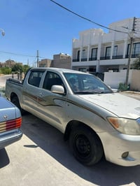 تيوتا موديل 2006 جاهزه من كلشي بيها ضربه بل لغد بدون شاصي صبغ 3قطع سيا...