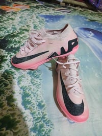 حذاء • ستد • ٤٠