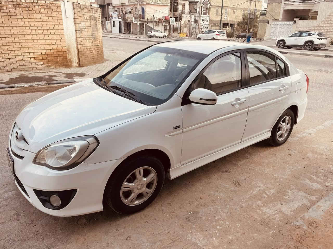 السلام عليكم
اكسنت 2011 السيارة جديدة جدا على إيد وحدة السيارة فول من غير الفتحة ويل كب إشارة بل مراية تحكم ستيرن شاشة كامرة حدايية جديدة تبريد محرك 1600 اصل طخم تاير 
بيها ربع باب صبغ فقط لا فتح ولا معجون الدعاميات صبغ جمالية السونار مرفق مع الصور 
النجف الشرف رقم الهاتف 
***********
( السعر 95 مع المجال )
