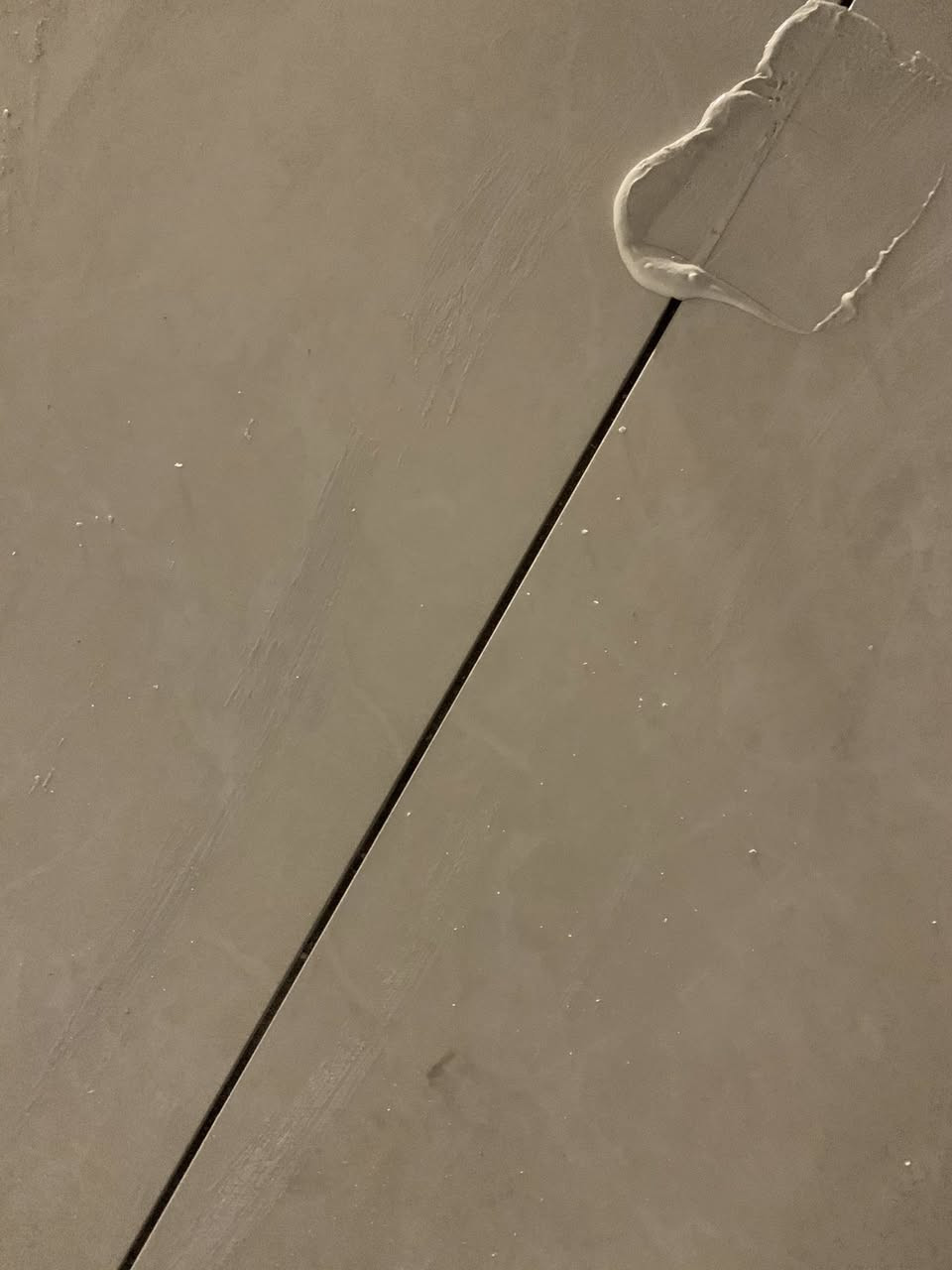 سلام عليكم / يوجد كادر عمل جاهز عمل فتحات باب او شباك  حفر نزالات صيانة واجهات مرمر حجر سيراميك/ تأسيس ماء تنضيف بيوت/تفليش جداران حفر صوندة ماء/ تكشيط جداران / تنضيف حدائق//عمل تسليط سطوح تراب او صب / دفن حفر /نقل اثاث اعادة ماستك شربت بيوت صب دنك / نشتغل كافة الاعمال /عملنه كافة مناطق البصره / شد سقف ثانويت /تواصل خاص او  على الرقم ***********
