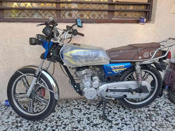 السلام عليكم ورحمة الله 
دراجه ايرانيه سونك 2024 نضيفه كلش بيهه بس خسفه بتانكي المكان الزعفرانيه قري سده الجنابيين للاتصال *********** السعر 625,000وبيهه مجال قليل
