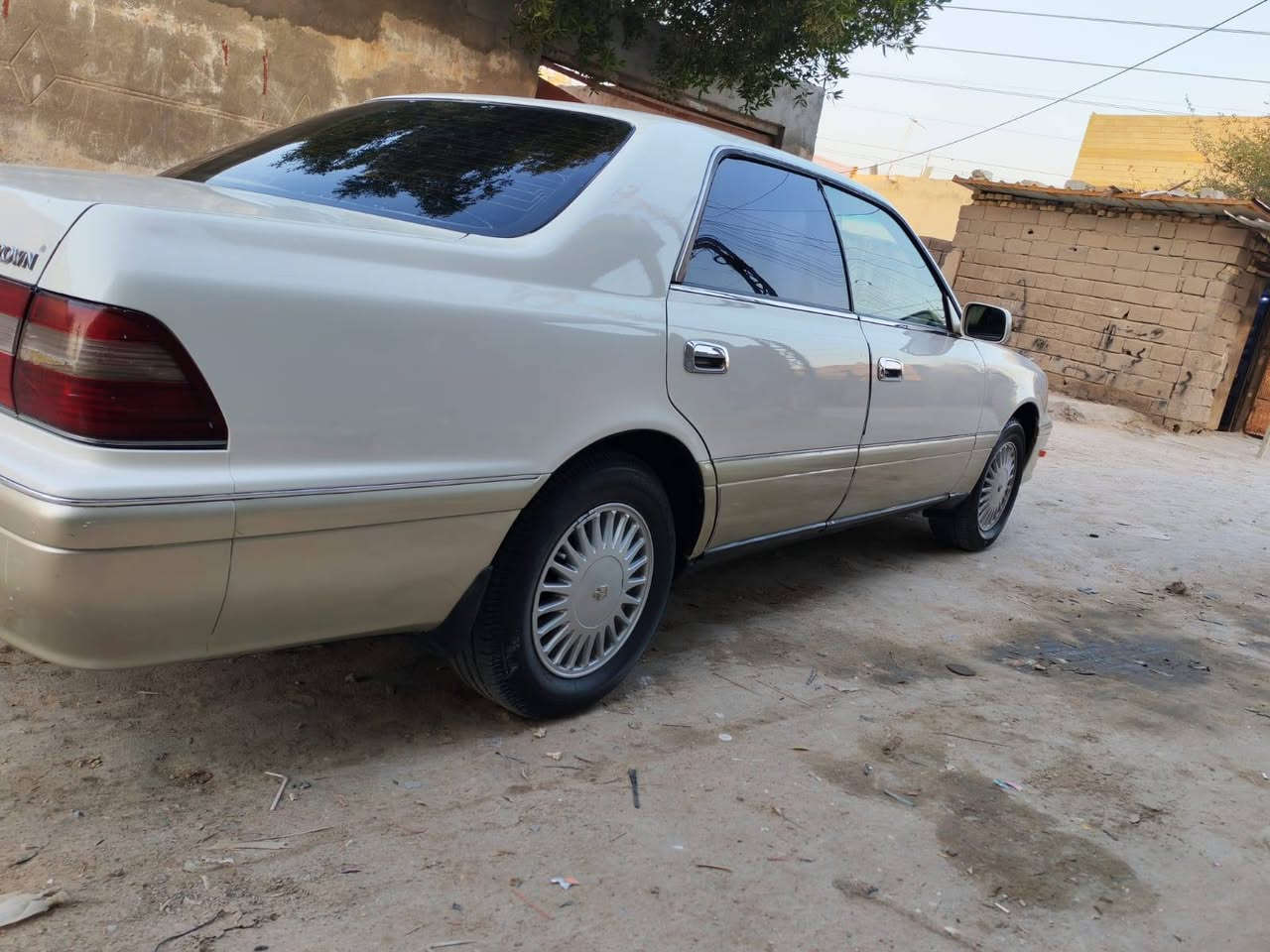 راس لثور للبيع موديل 1996
لون ابيض محجل شاصي 155
لسياره مشكوك بيه نقل وابيع نقل كفاله من لكص ولحادث رقم نكليزي سنويه لل30 راعيه يمي وشرط لتحويل لسياره جديده ومال جناي مكينه وكير ففيتي جدد توني شادهن بلكارتون 3000
 غرفه مع دشبول جدد حداد مع تخم تاير جدد 
لعنوان لبصره

***********
