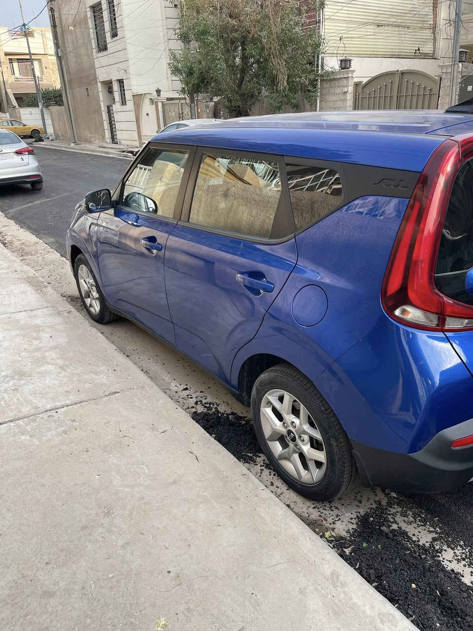 كيا صول 2020 وارد كندي
حادث بنيد ونص جاملغ (بدون ايرباك) صور الحادث مع الصور بدون دواخل 
ماشية 84,000 mi
رقم بغداد بأسم اقاربي تحويل مباشر 
مواصفات EX لون مميز بحري
السعر 128
مكانهة بغداد حي الاعلام 
***********

