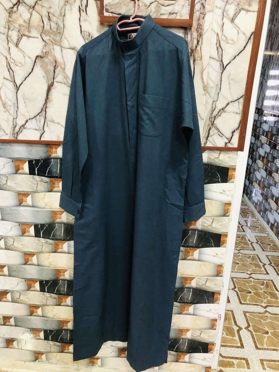 السلام عليكم ورحمه وبركاتو 
يتوفر دشاديش رجالي الوان مختلفه 
فصال خليجي 
العنوان قريه تل واعي مقابيل المدرسه القديمه 
محل علاوي الحميد العبيد 
***********
***********
