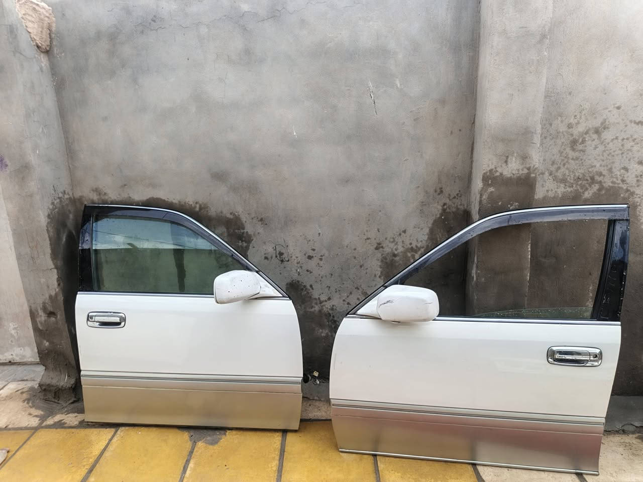 السلام عليكم فره للبيع ***********
