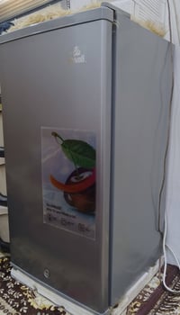 ثلاجة مستعملة قليل جدا  السعر 85 07515041740