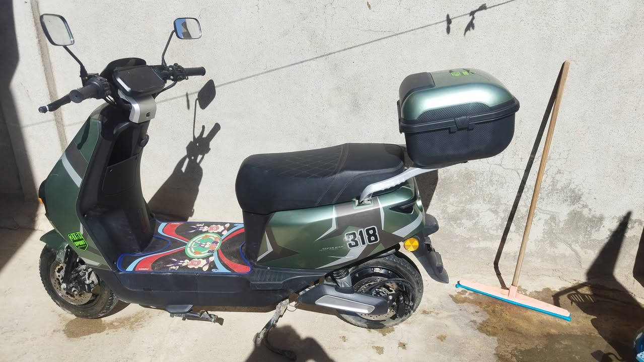 اسلام عليكم دراجه شحن للبيع باب اول صوندتين 
بطاريات وملف مابيهم شي ماشي 7000سعرو 550الف وبي مجال هذا رقمي بي واتساب ***********الشراي يتصل بي بس هذولي البراغي مكسره مكاناتهم وشادهم بتيل
