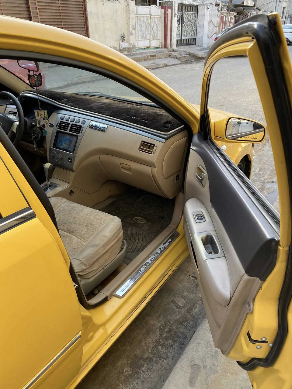 السلام عليكم 
اللهم صلي على محمد وال محمد 
شيري A5 موديل 2011 محور محرك وكير كورلا نحلة الحديث VVT لا ضربه ولا صبغ فقط جراد بالبنيد السياره كلشي شغال بيها حتى ماطور اللايتات _الجام يصعد ويه السويج بالريمونت _حساسات خلفيه _ تبريد شغال خيرر من الله _ تدفئه شغاله _السياره جاهزه تحتاج ترتيب الصدر .
السياره بأسمي شرط التحويل 
السعرر : 47 وبي مجال بسيط 
العنوان : بغداد الدوره كفاءات حي الصحه 
الرقم : ***********
