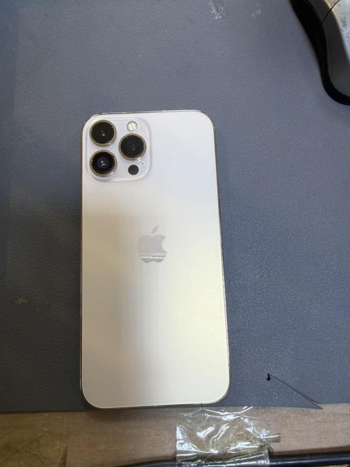 ١٣برو ماكس
بطاريه مستبدله فقط الجهاز نظافته ١٠٠ 
السعر ٦٧٠
التواصل ***********
توصيل لجميع المحافظات
