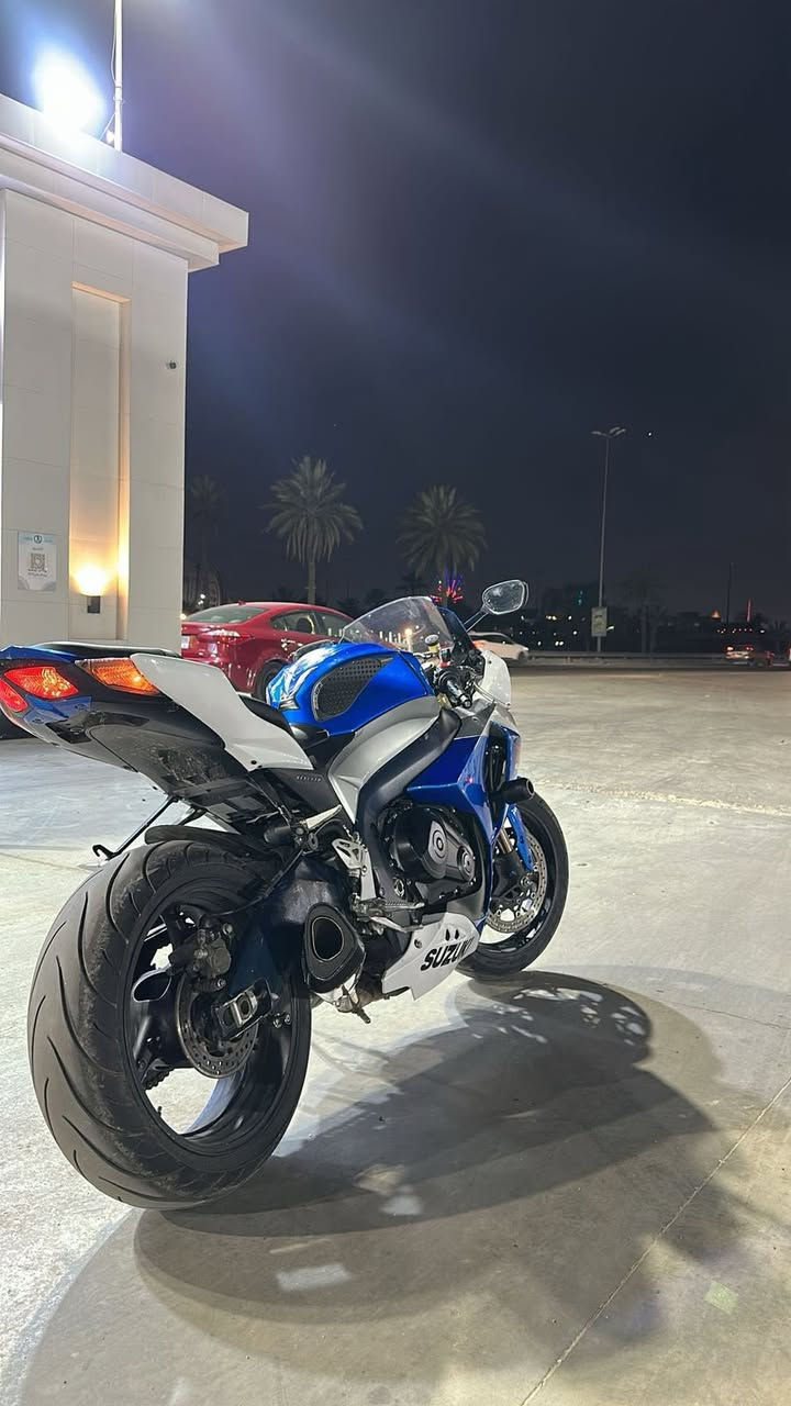 جكسر 1000ssRR
كفاله كير ومكينه 
دراجه نضيفه 90 بل ميه 
مبرمجه 3 مودات 
بدون رقم 
6كير 
لون اصل 
أمريكي حادث بجم 
السعر 60$
واتساب فقط ***********
