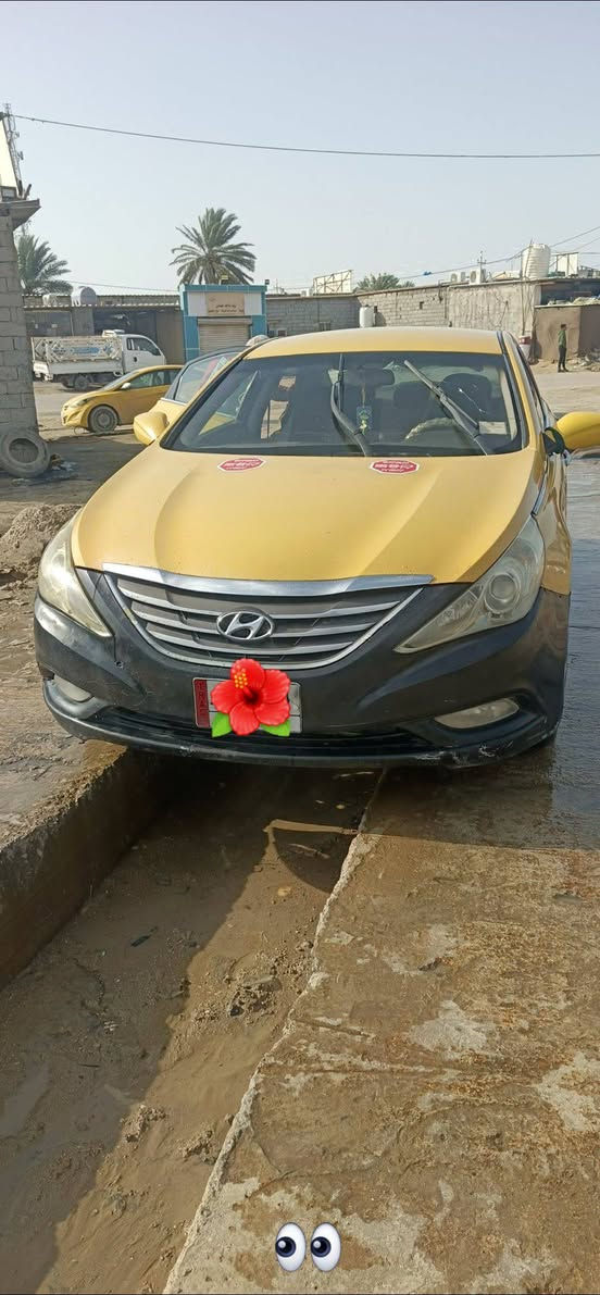 سلام عليكم سوناته للبيع مريكي موديل 2012خط وبحث حله ديوانيه سياره بدون حادث بدون تبديل جاهزه من كلشي مكان سياره بابل الكفل السعر 85وبيها مجال  للستفسار ***********غير متواجد عل مراسله
