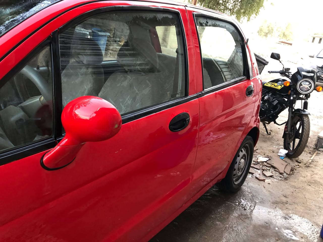 سلام عليكم
كيو كيو 2012 كير عادي باسمي  تبريد تدفئة شغالة غرفتها نظيفة كهربائياتها كاملة وعندي سكن مشتري وزوج بروجكترات LED بس مشادهن 
السعر 29 وبيها مجال


**إذا كنت صاحب هذا الإعلان وتريد حذفه لأي سبب، رجاءا أرسل رسالة إلى الدعم الفني**