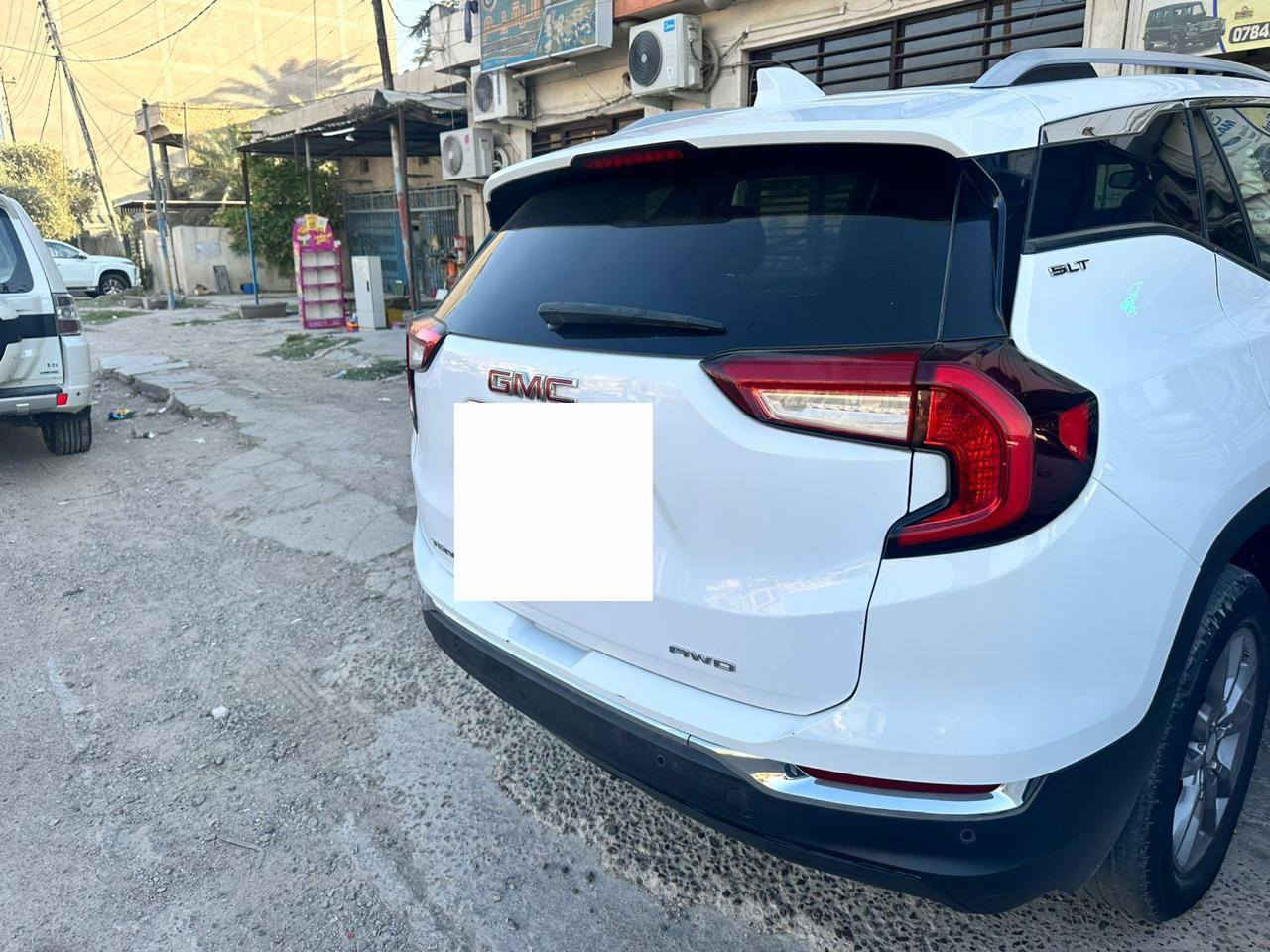 السلام عليكم
بيع او مراوس بكاديا 
جمسي تيران موديل ٢٣ رقم بغداد بسمي ماشيه ٦٢ الف الاتصال على الرقم 
***********
