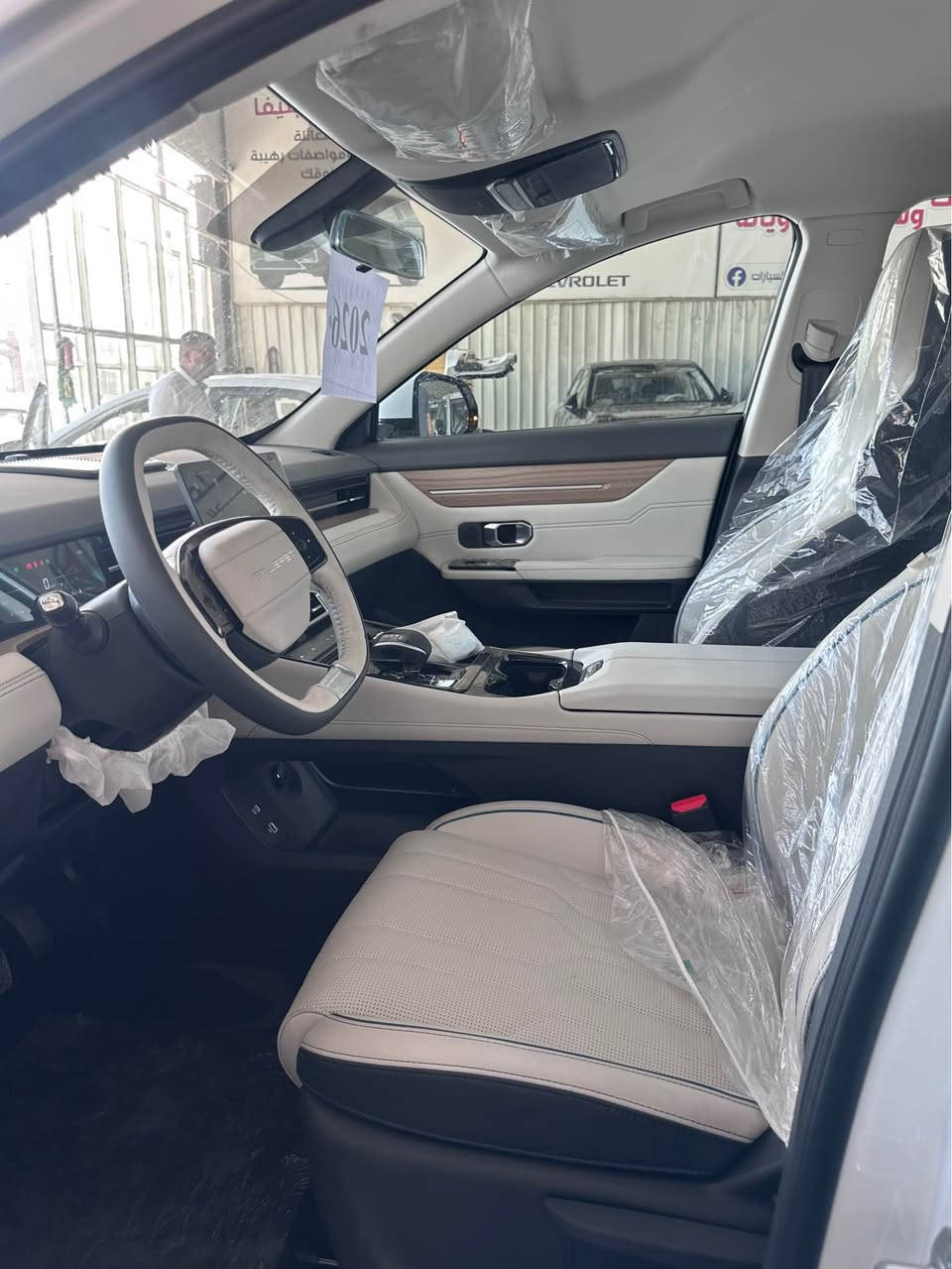 سيوست so6 2026 

جديد زيرو 

المواصفات :
لايت زينون -  led خلفي + امامي
حساسات + شاشة وكامرة 
بصمة + دخول ذكي + تشغيل عن بعد
داخل جلد ابيض 

بعد هواي مواصفات 

السعر : 22،600،000 مليون دينار عراقي 

السيارة متوفرة لدى شركة علي كاظم لتحارة السيارات 
بغداد / معارض البياع 
للاستفسار الاتصال على الرقم *********** بغداد, العراق

