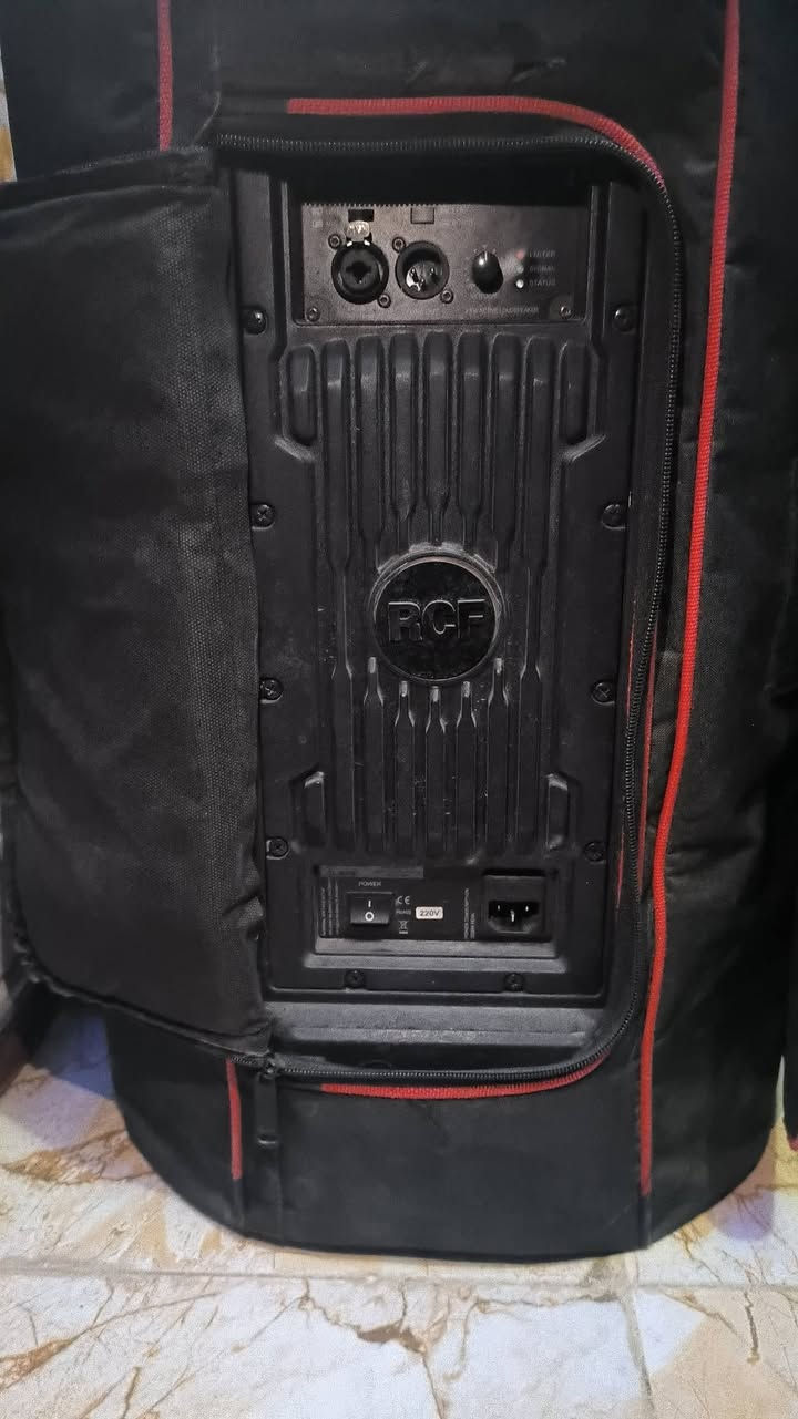 السلام عليكم خدام الحسين زوج سماعات ار سي اف كهربائي حجم 915 هنه وجنطهن سماعات نضاف سعرهن 900  وبيهن مجال بسيط مكاني واسط الصويره موجود توصيل للستفسار ***********
