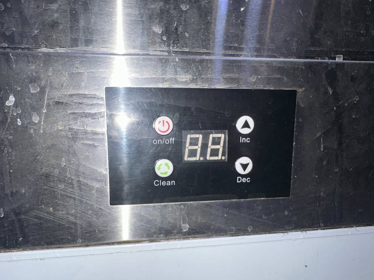 السلام عليكم
مكينة صانعة ثلج بلوري نظافه 100٪ استعمال موسم واحد وتركت العمل لا داخله صيانه ولاتصليح  مكانها السماوه


**إذا كنت صاحب هذا الإعلان وتريد حذفه لأي سبب، رجاءا أرسل رسالة إلى الدعم الفني**