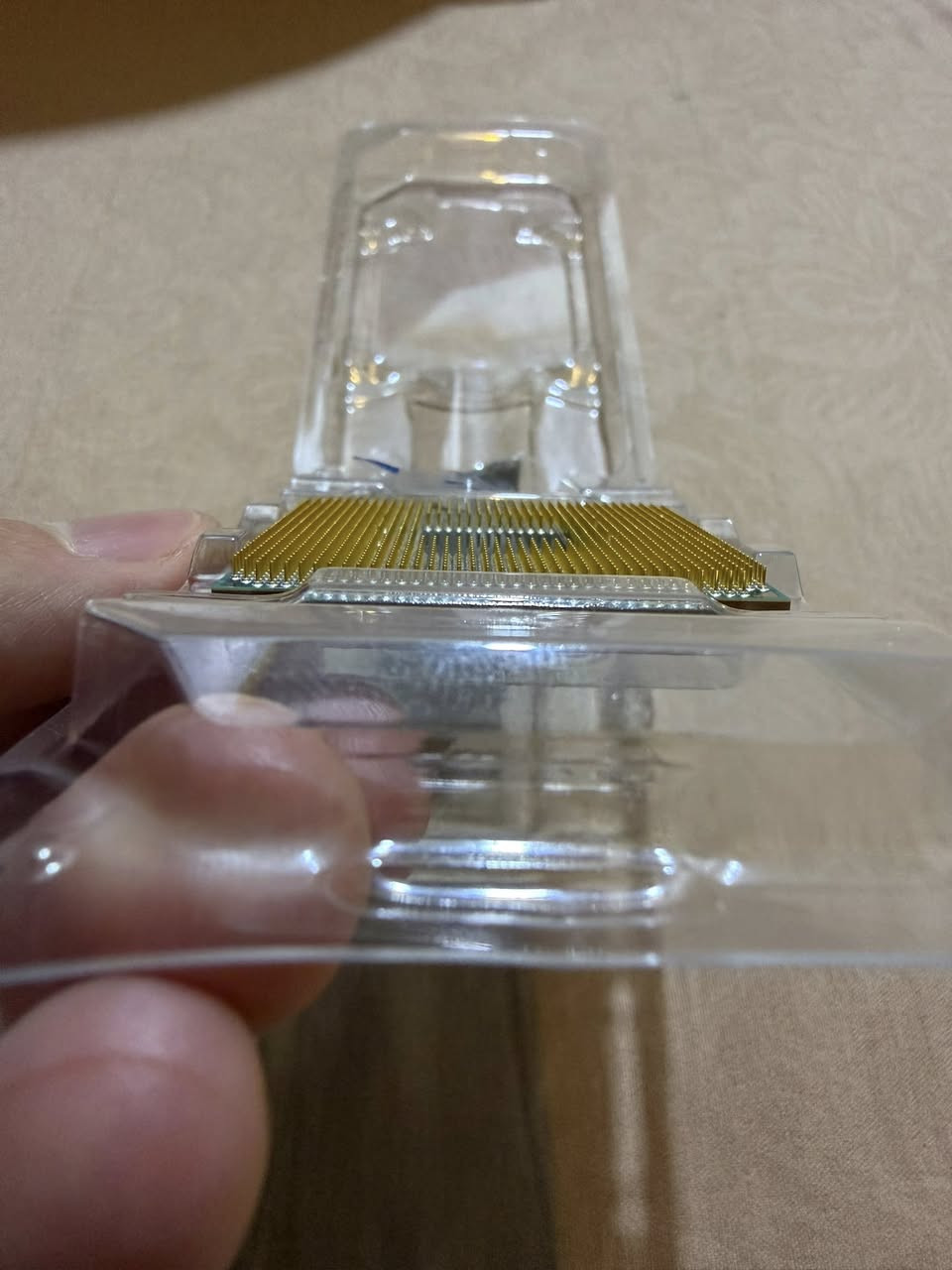 اخوان معالج ryzen 5 2600 تري جديد كبس شركة ما مستخدم السعر 50 الف مع التوصيل الكل العراق ، لا تتعب روحك وتعامل على السعر لان ما تحصل جواب للتواصل واتساب ***********
