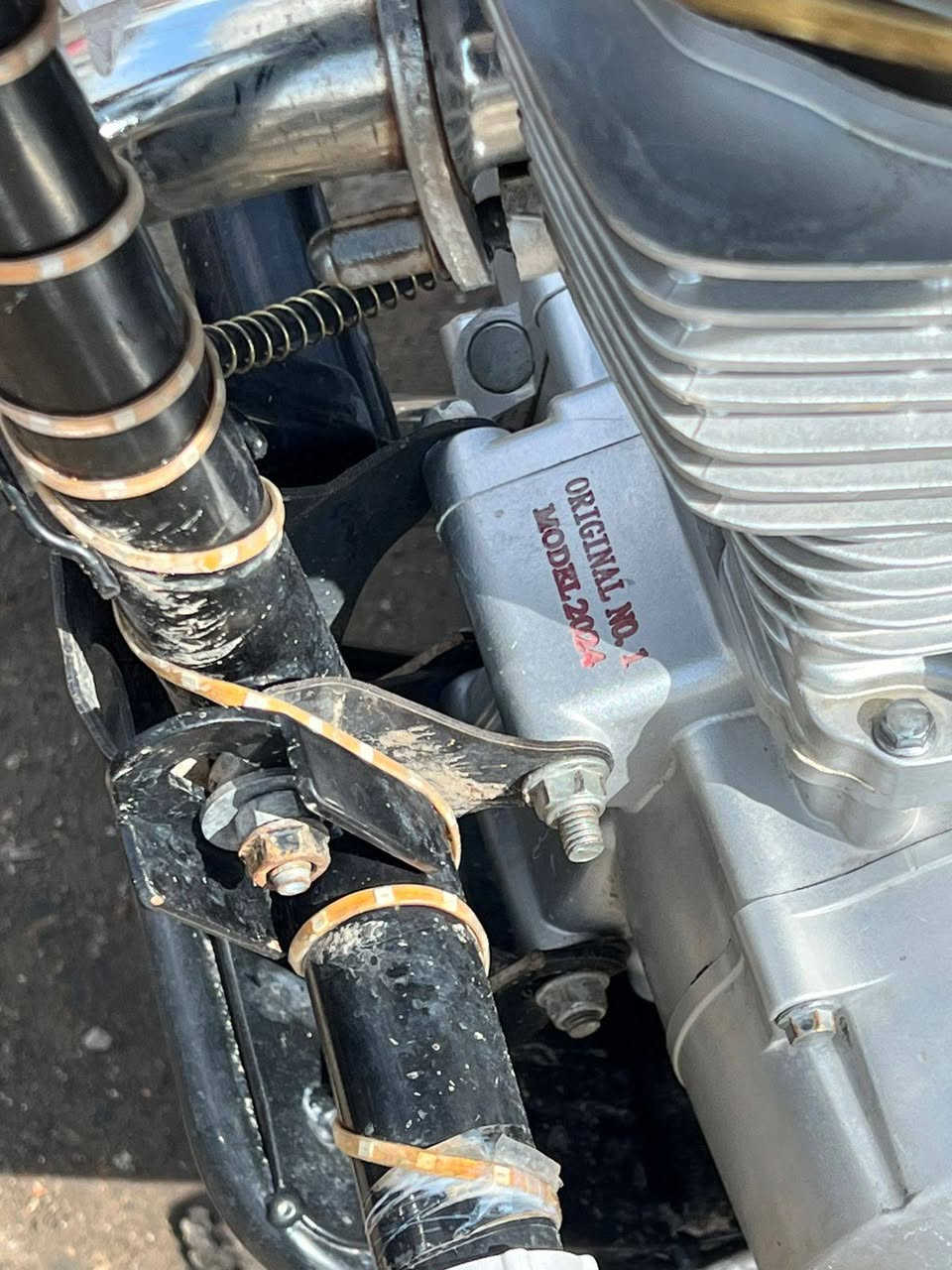 السلام عليكم دراجه لبيع موديل 2024مبدل بيه بس ولفات عله ايدي شراي تعال واذا موشراي لتعبني السعر 525وبي مجال لطيبين اتواجد واتساب وخاص رقم الهاتف ***********
