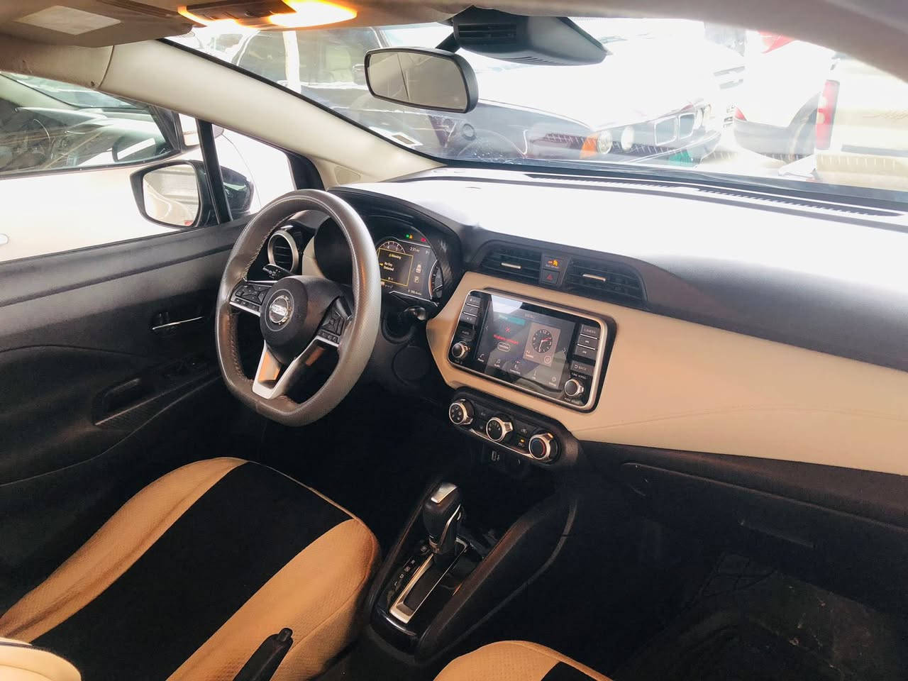 نيسان ڤيرسا موديل  2021    بدون سبغ
ره قه م و سه نه وي  جديد 
هه ر چار تايه جديد 
گير و محرك شرت 
سه ياره SV 
سعر 127 و مجال 
رقم تلفون   ***********
